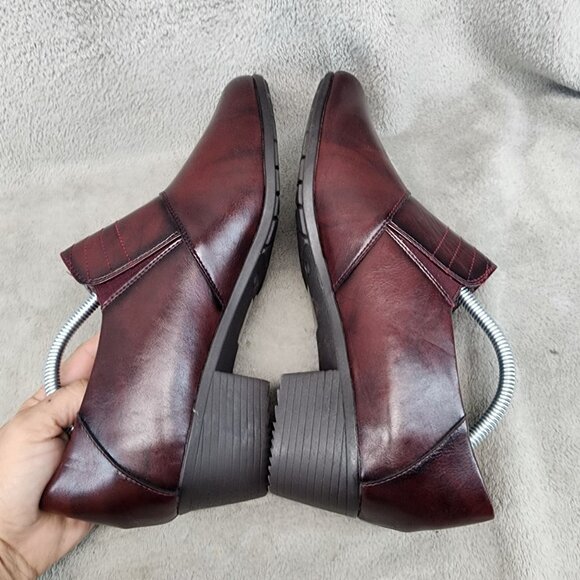 Rasolli Shoes Womens Size 11 Red Faux Leather Slip On Ankle Boots *NWOT*